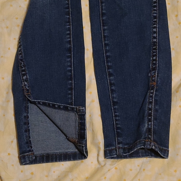 Pilcro and the Letterpress - Mid rise Skinny - Picture 14 of 16